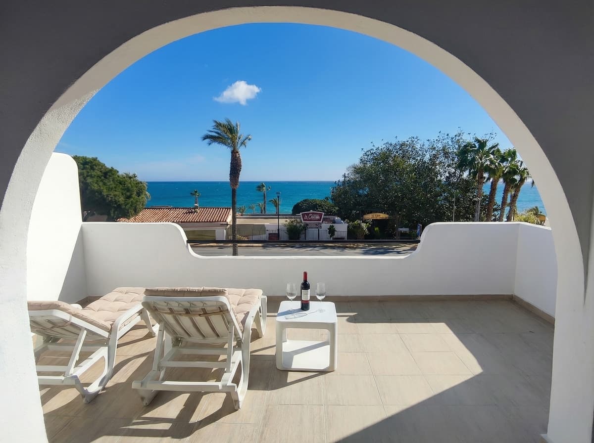 Vista principal del apartamento en primera línea